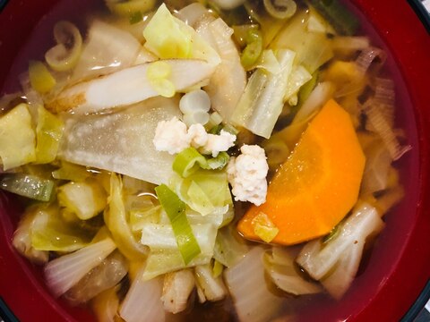 豚ひき肉で野菜たっぷり豚汁